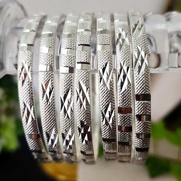 Set of Seven Small White Gold Filled Bangle Bracelet Diamond Cut Design - Picture 6 of 6